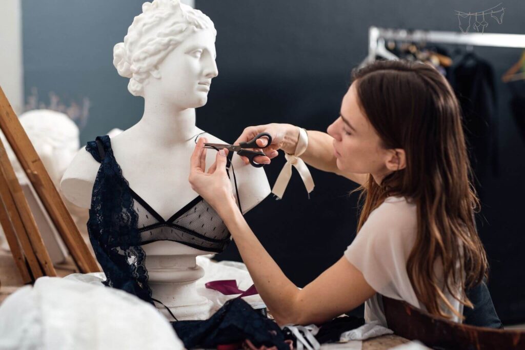 İÇ GİYİM MODELİSTİ